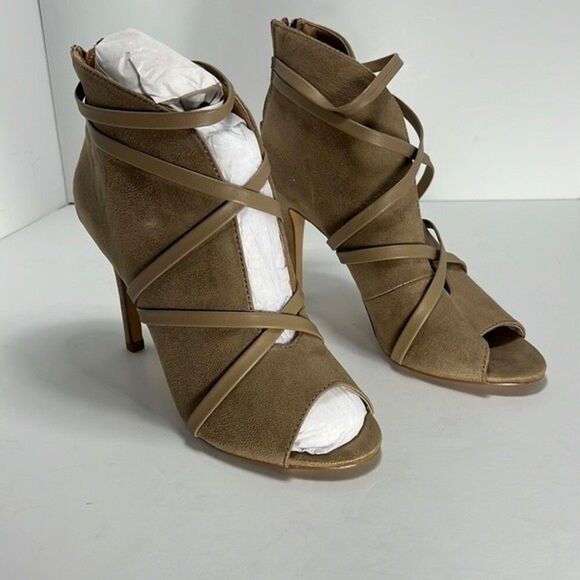 Journee Collection Samara Taupe Bootie size 7 - Picture 1 of 9